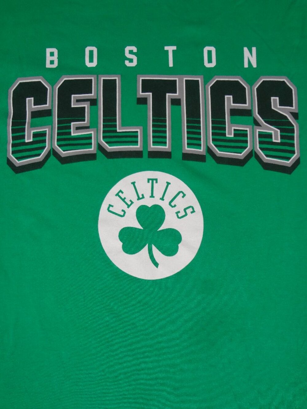 47 BRAND BOSTON CELTICS BASKETBALL - GREEN LARGE T-SHIRT L585